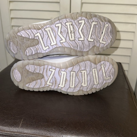 Kids Jordan 11 Retro Low(PS)…”Pure Violet” 🤍 - Picture 9 of 12